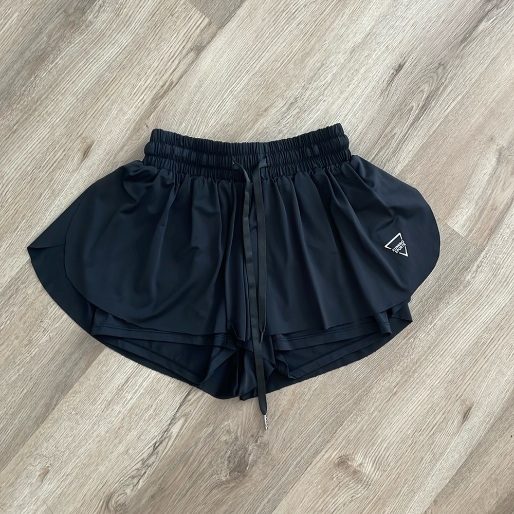 TikTok viral running shorts. XS BLACK